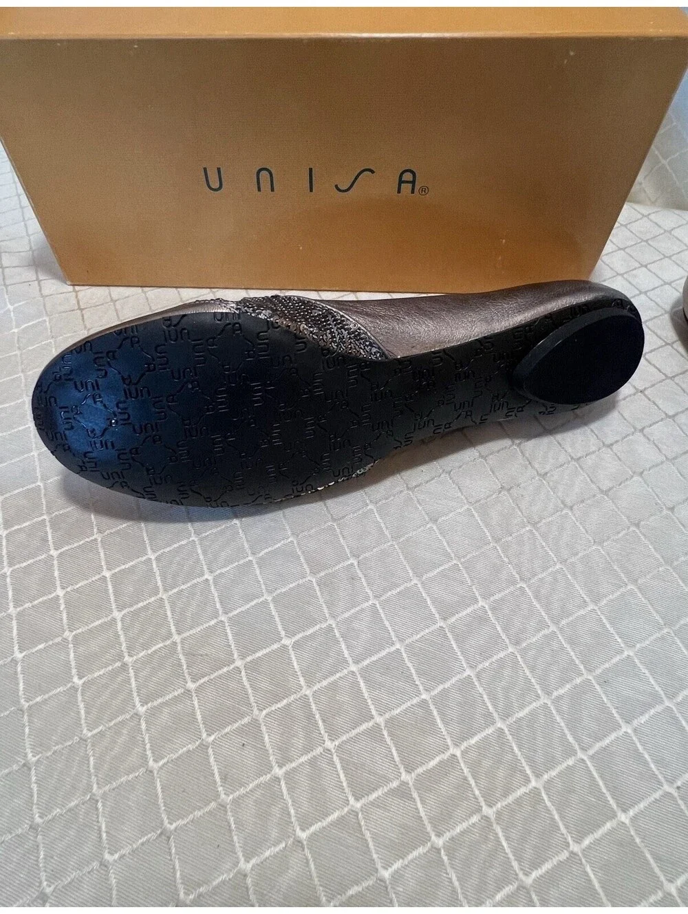 Unisa Unboni Pewter Multi Leather ballet flats size 7.5M